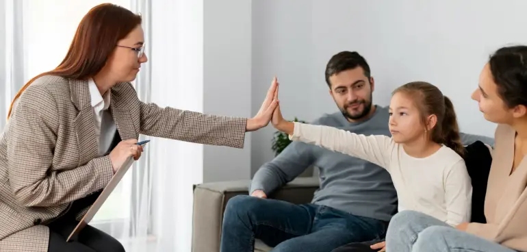 Aile Terapisi: Sağlıklı Aile Dinamikleri İçin Psikolojik Destek